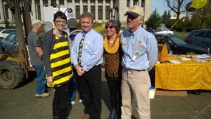 4 members of the WA Honey Bee Work Group